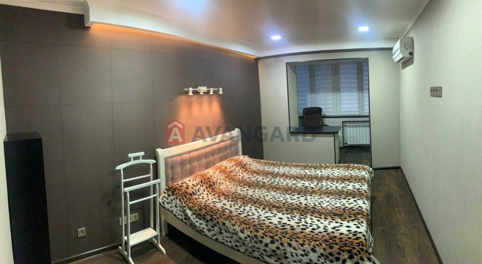 4 ��. ��������, 77/-/9 ��. �., 3/9 ������ ���� 13