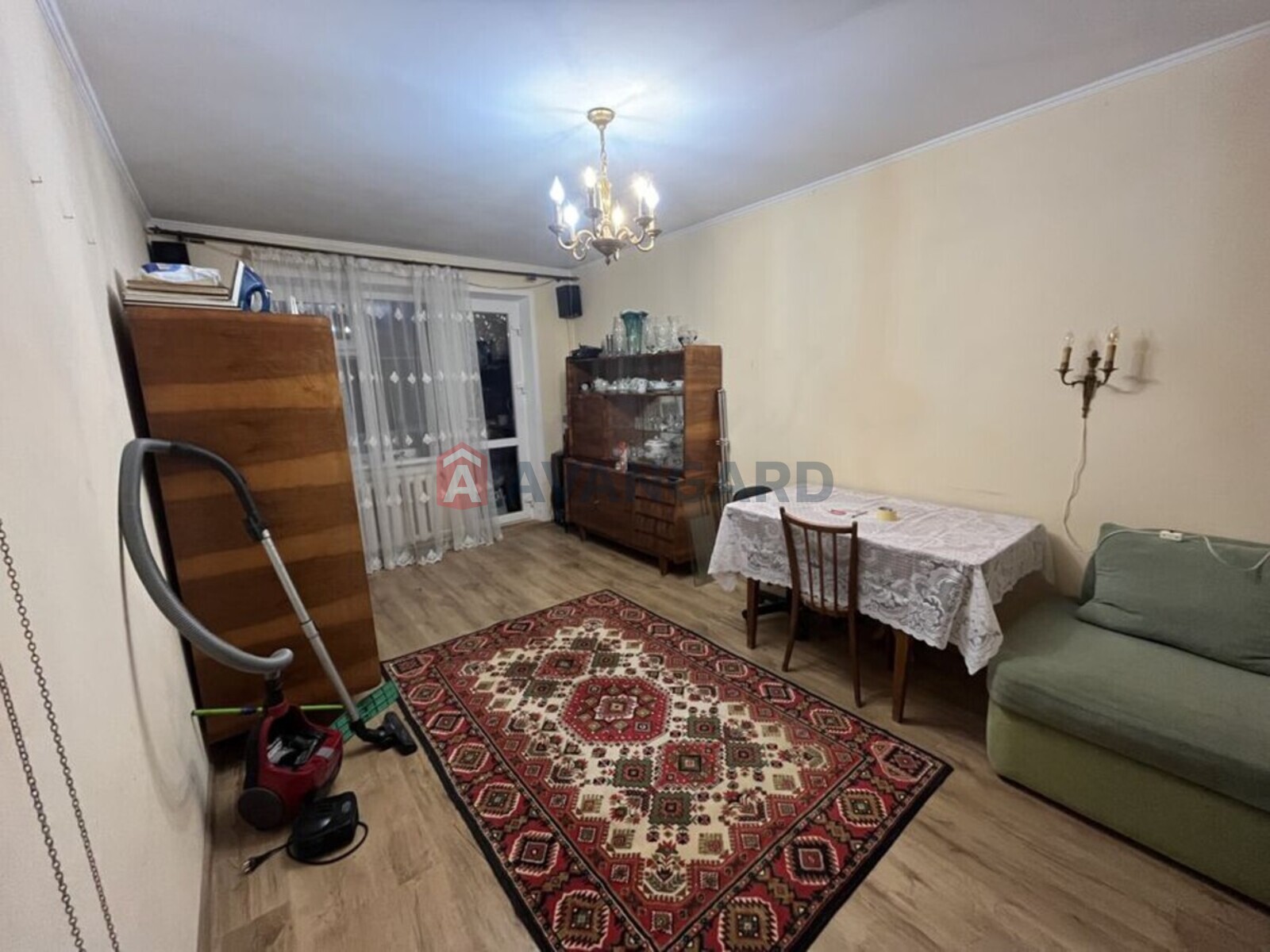 2 ����. ��������, 48/-/5 ��. �., 5/5 ���� ���� 5