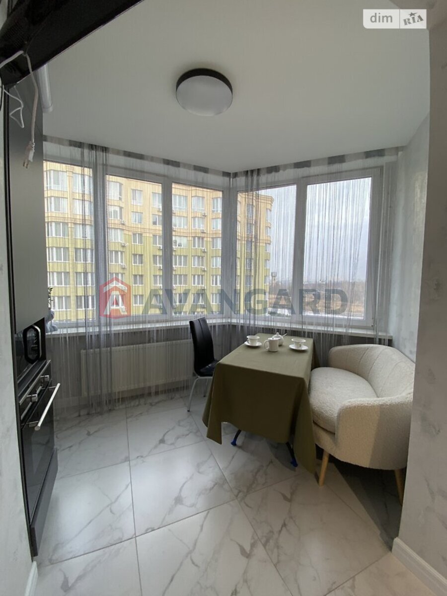 2 ��. ��������, 66/33/18 ��. �., 6/10 ������ ���� 8