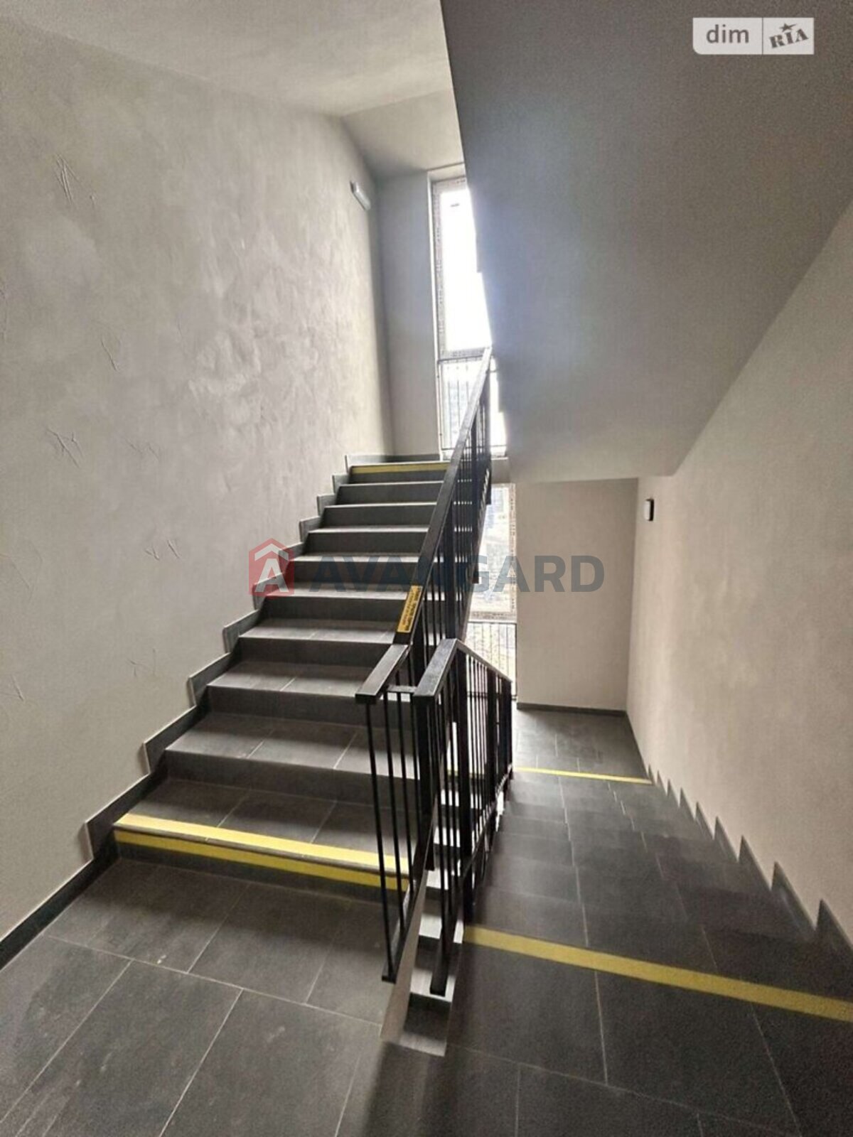 1 ��. ��������, 42/14/20 ��. �., 3/10 ������ ���� 19