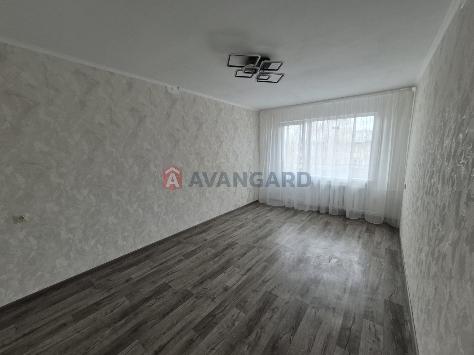 3 ��. ��������, 62/-/44 ��. �., 5/5 ������ ���� 13