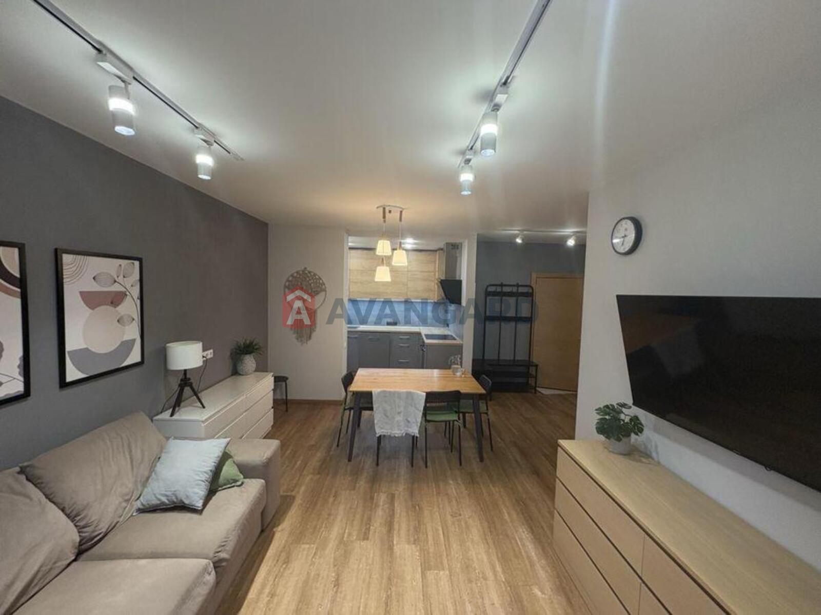 3 ����. ��������, 89/-/30 ��. �., 8/17 ���� ���� 2