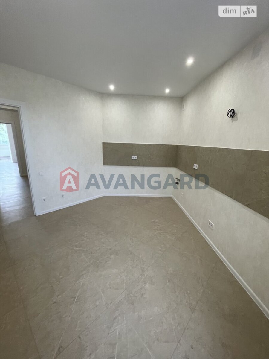 3 ����. ��������, 86/57/12 ��. �., 2/5 ���� ���� 8