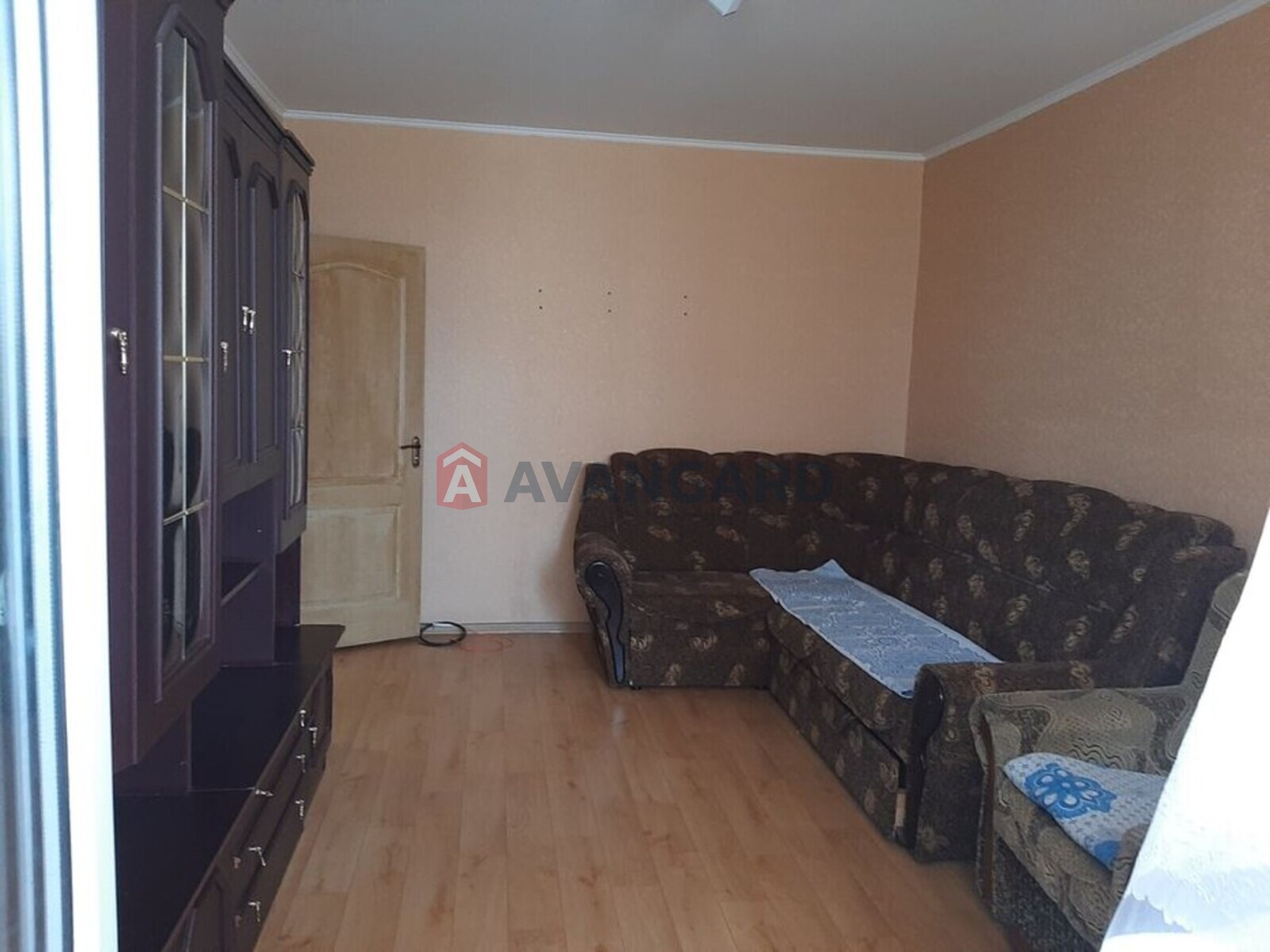 2 ����. ��������, 52/-/7 ��. �., 8/10 ���� ���� 6