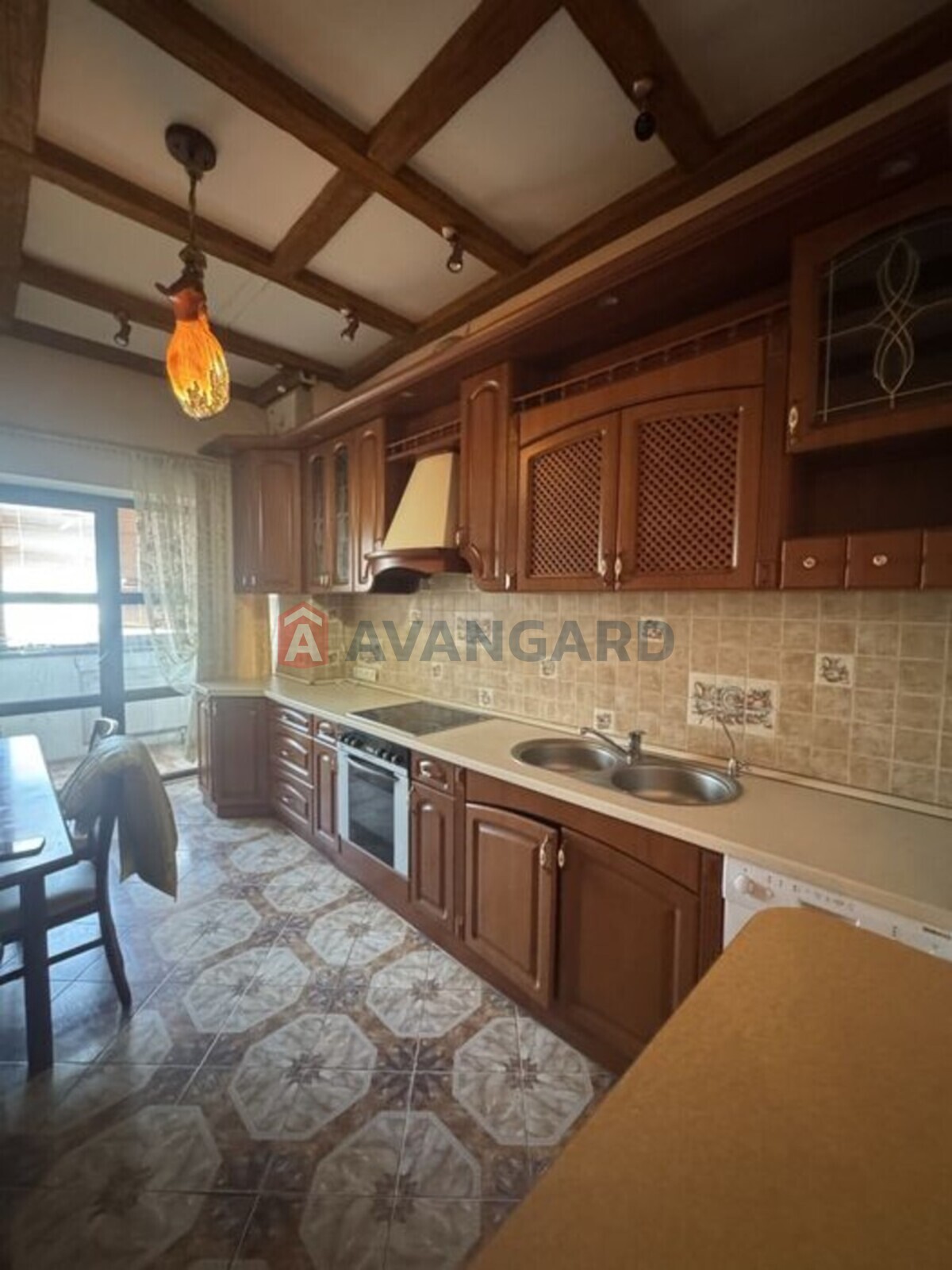 3 ����. ��������, 109/-/14 ��. �., 6/8 ���� ���� 3