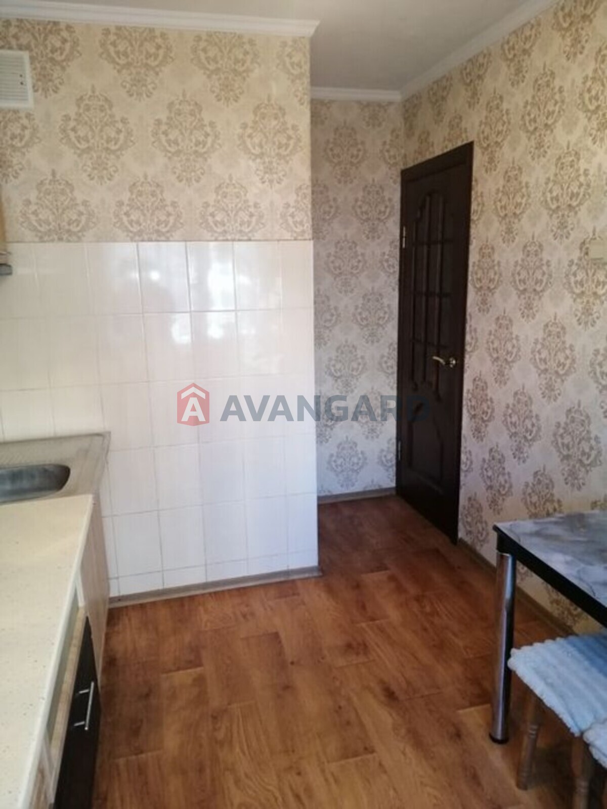 3 ��. ��������, 61/-/8 ��. �., 1/10 ������ ���� 16