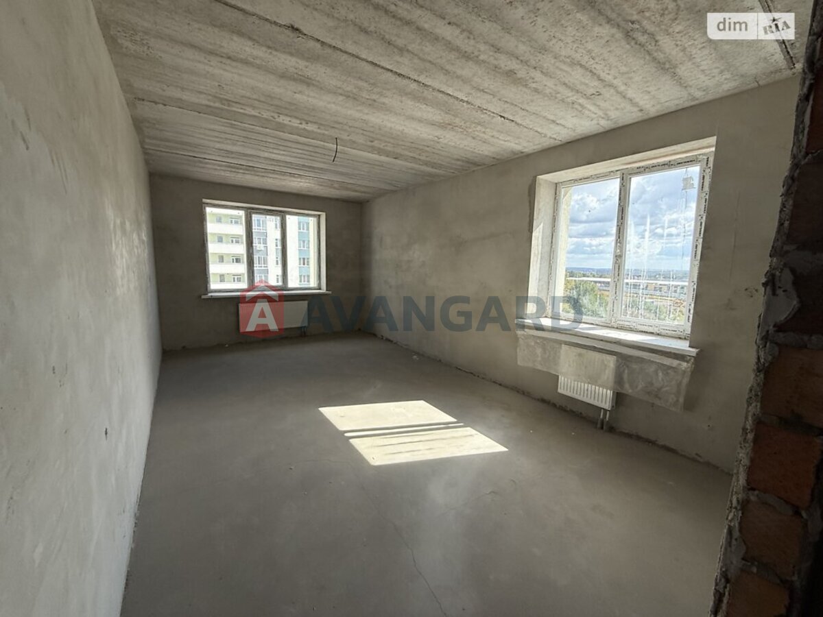 2 ��. ��������, 81/40/17 ��. �., 6/9 ������ ���� 15