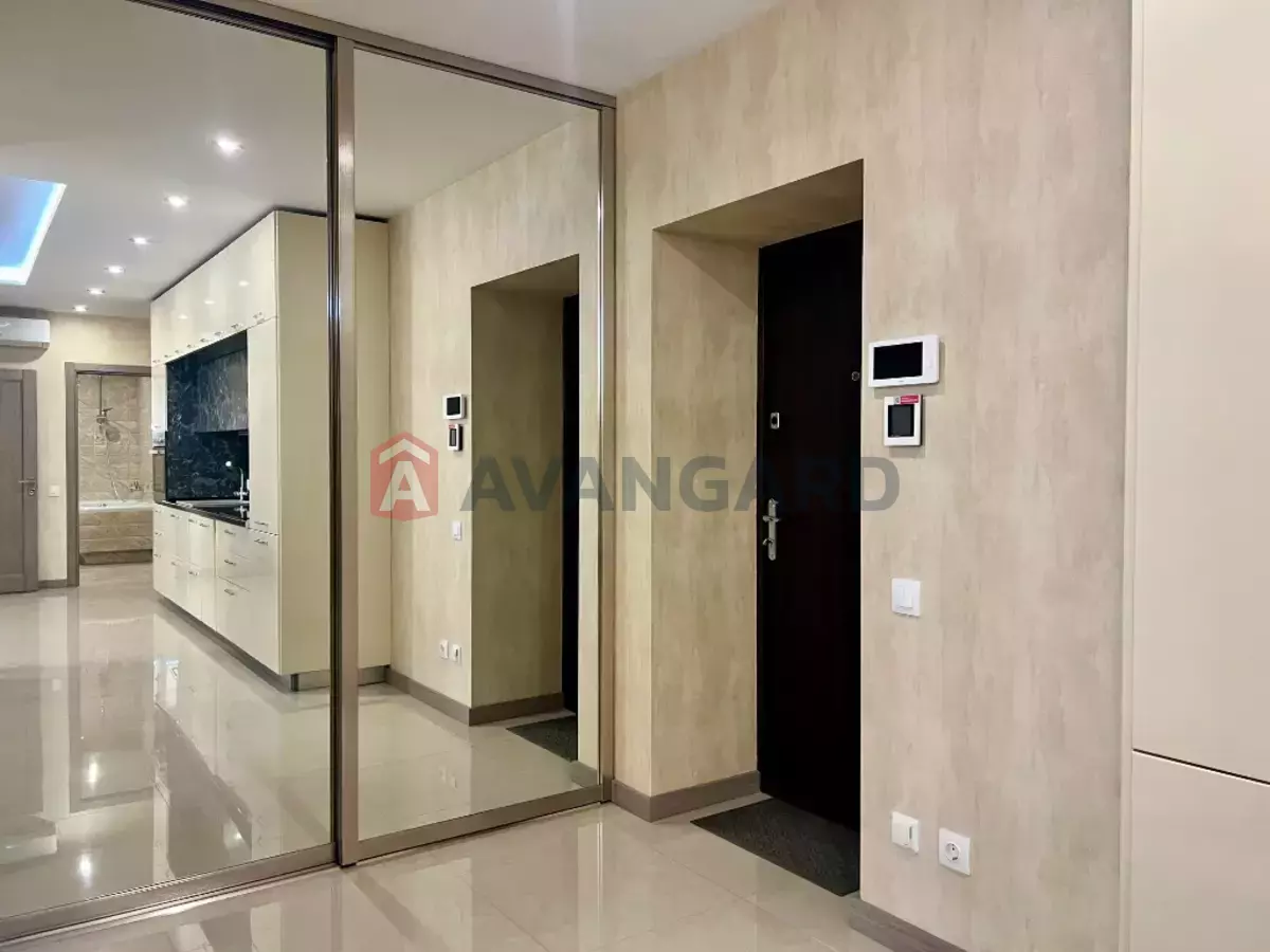 3 ��. ��������, 78/-/35 ��. �., 8/10 ������ ���� 10