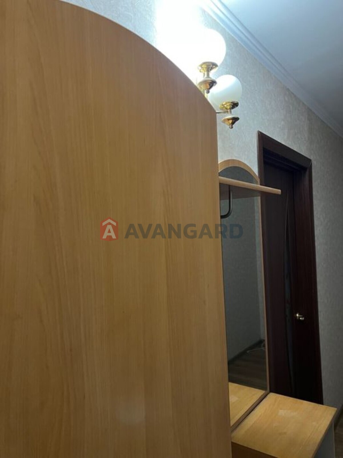 2 ��. ��������, 48/-/5 ��. �., 5/5 ������ ���� 8