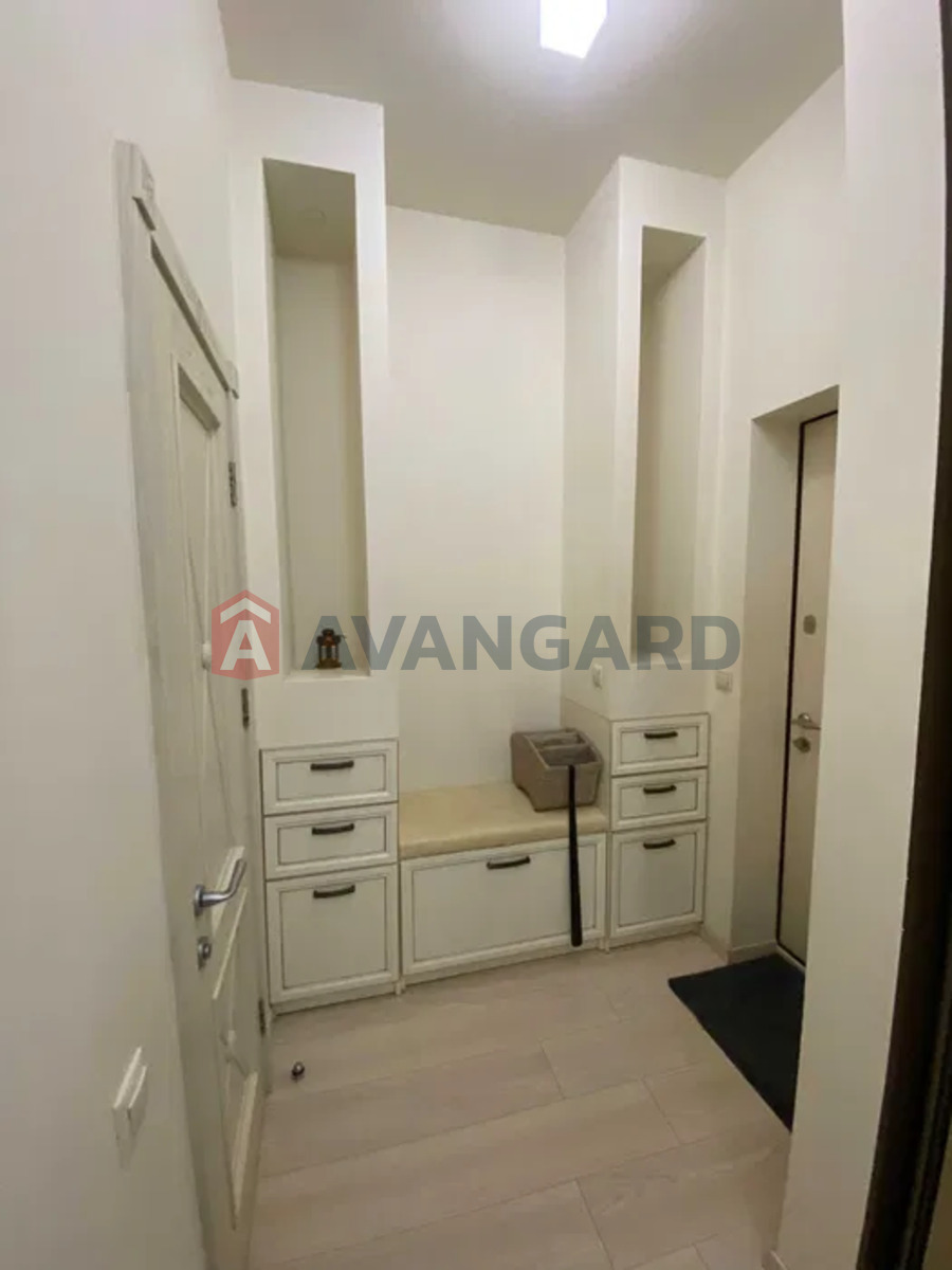 3 ����. ��������, 92/60/16 ��. �., 18/22 ���� ���� 14