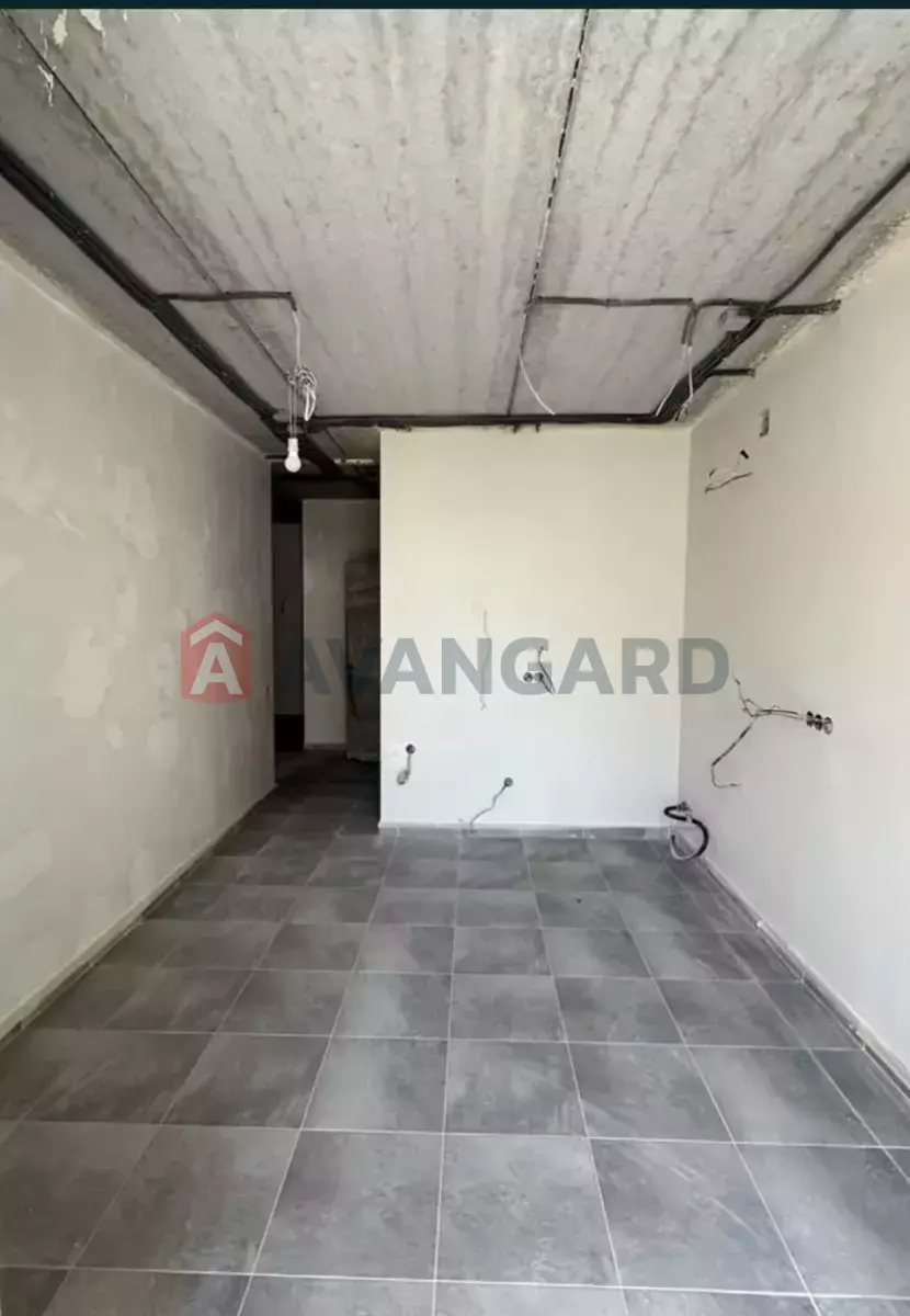 2 ��. ��������, 48/-/- ��. �., 8/10 ������ ���� 4