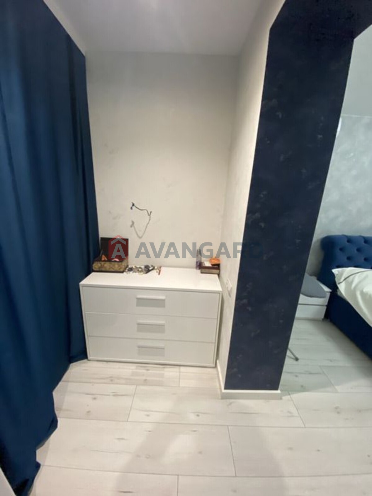 2 ����. ��������, 80/-/18 ��. �., 9/12 ���� ���� 4