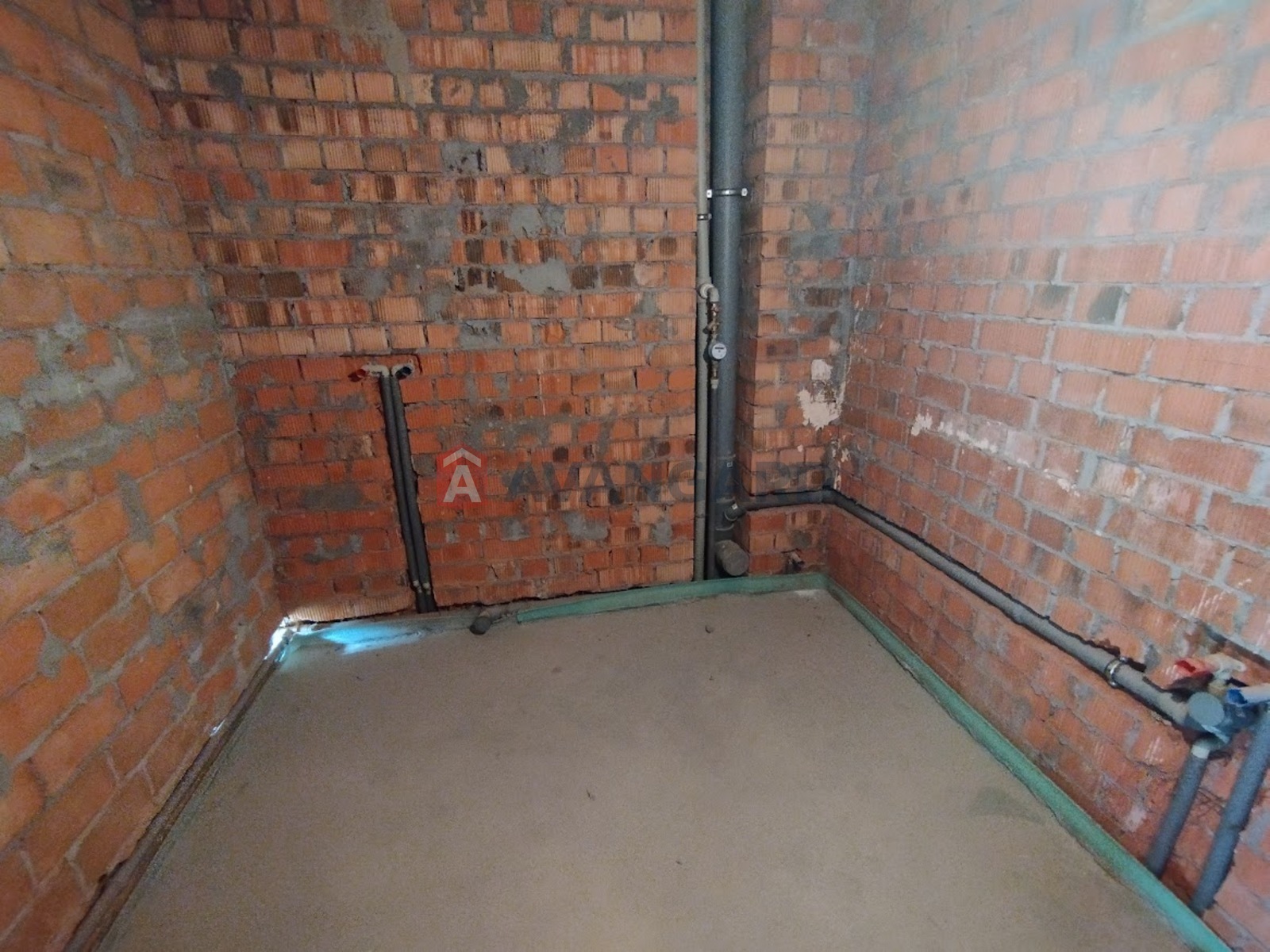 3 ��. ��������, 121/40/68 ��. �., 4/12 ������ ���� 6