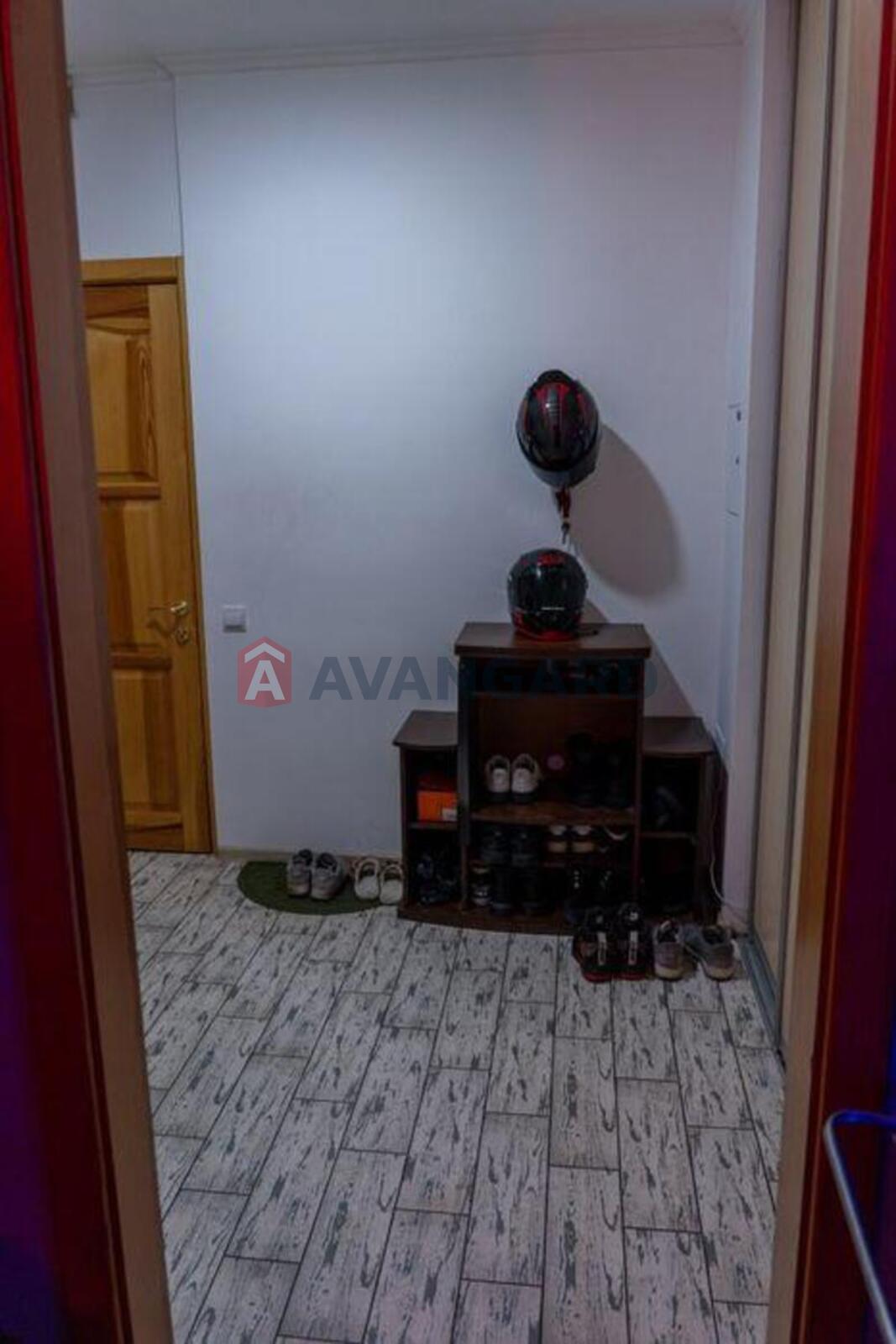 1 ��. ��������, 53/-/14 ��. �., 6/24 ������ ���� 17