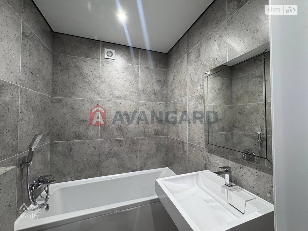 1 ��. ��������, 35/15/10 ��. �., 2/3 ������ ���� 9