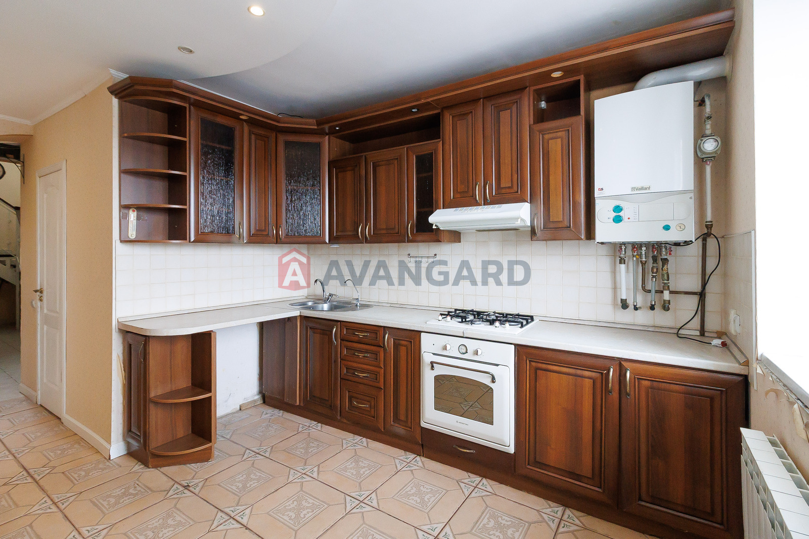 4 ��. ��������, 121,8/25,1/55,9 ��. �., 4/5 ������ ���� 14