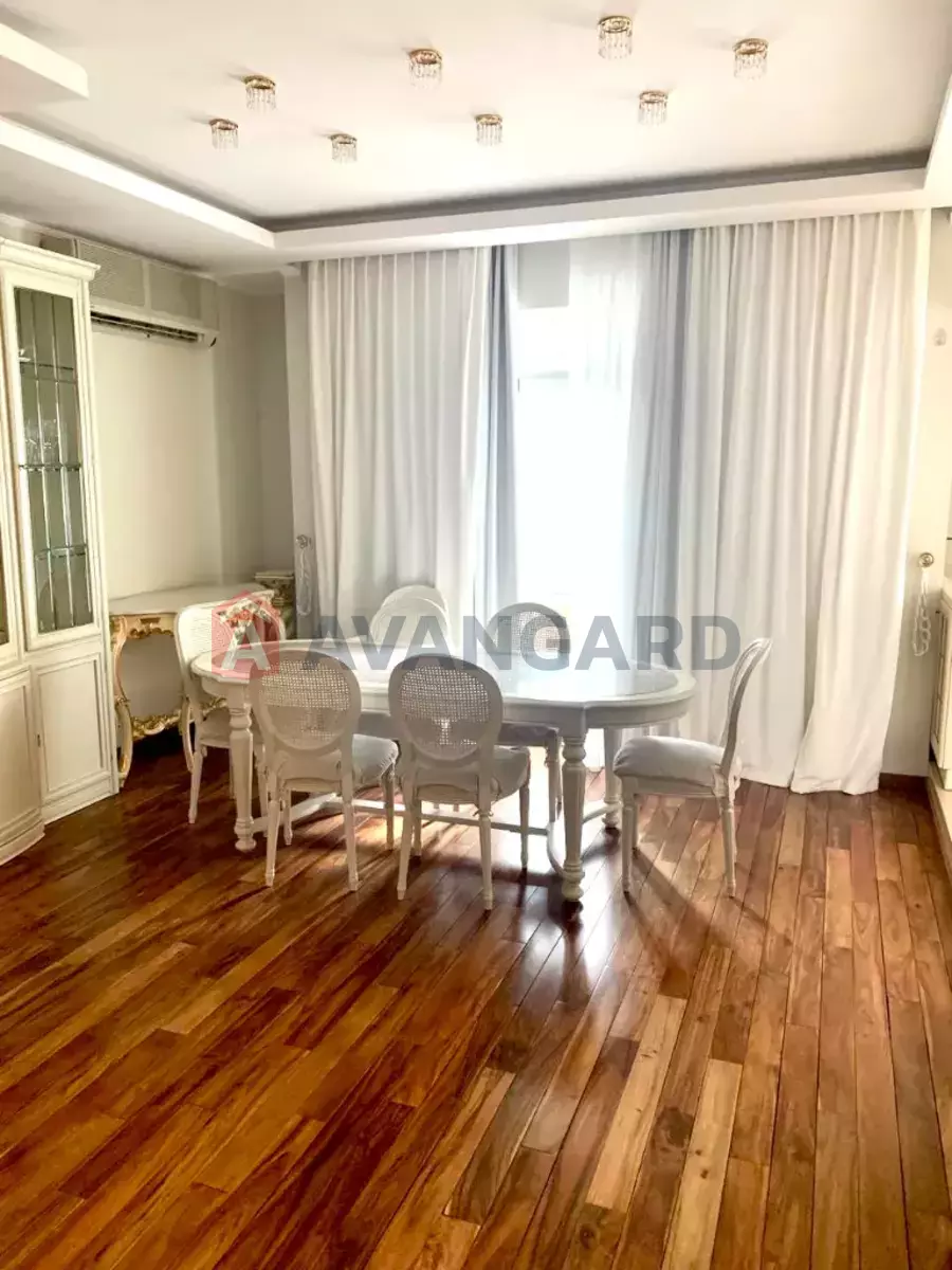 4 ��. ��������, 140/-/- ��. �., 11/15 ������ ���� 9