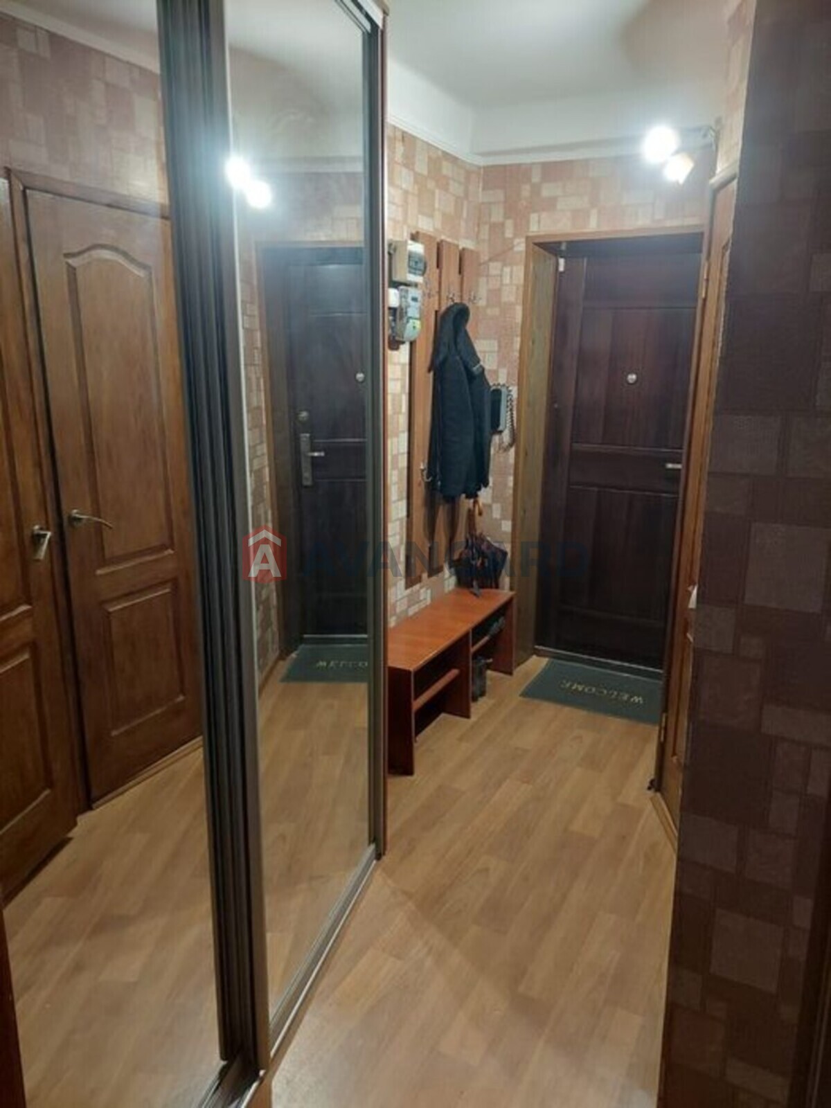 2 ��. ��������, 42/-/6 ��. �., 3/5 ������ ���� 8