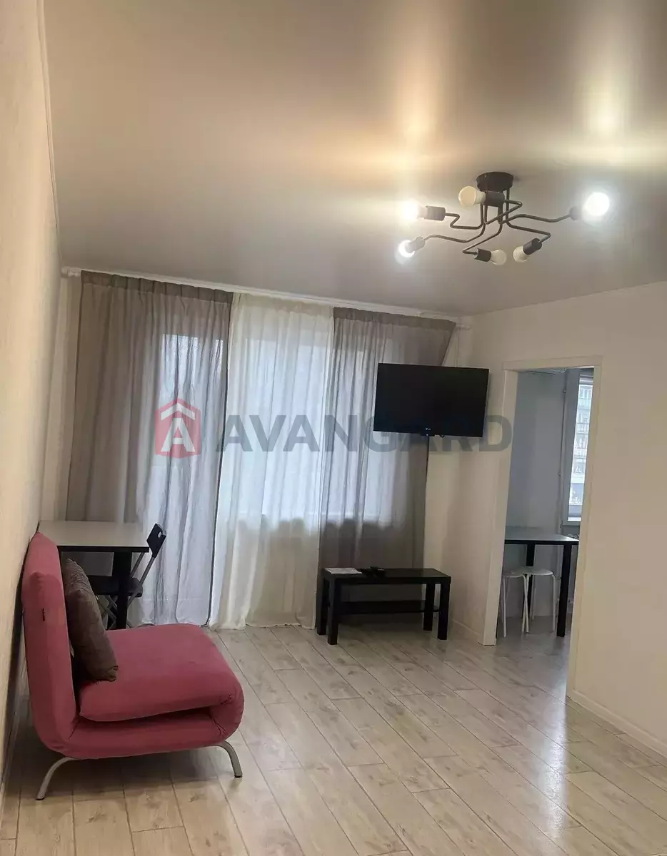 1 ��. ��������, 33/25/6 ��. �., 3/5 ������ ���� 3