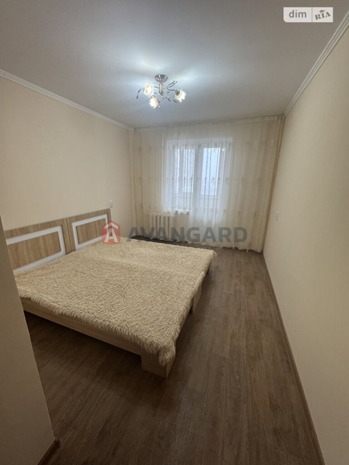 3 ����. ��������, 64/45/8 ��. �., 5/10 ���� ���� 8