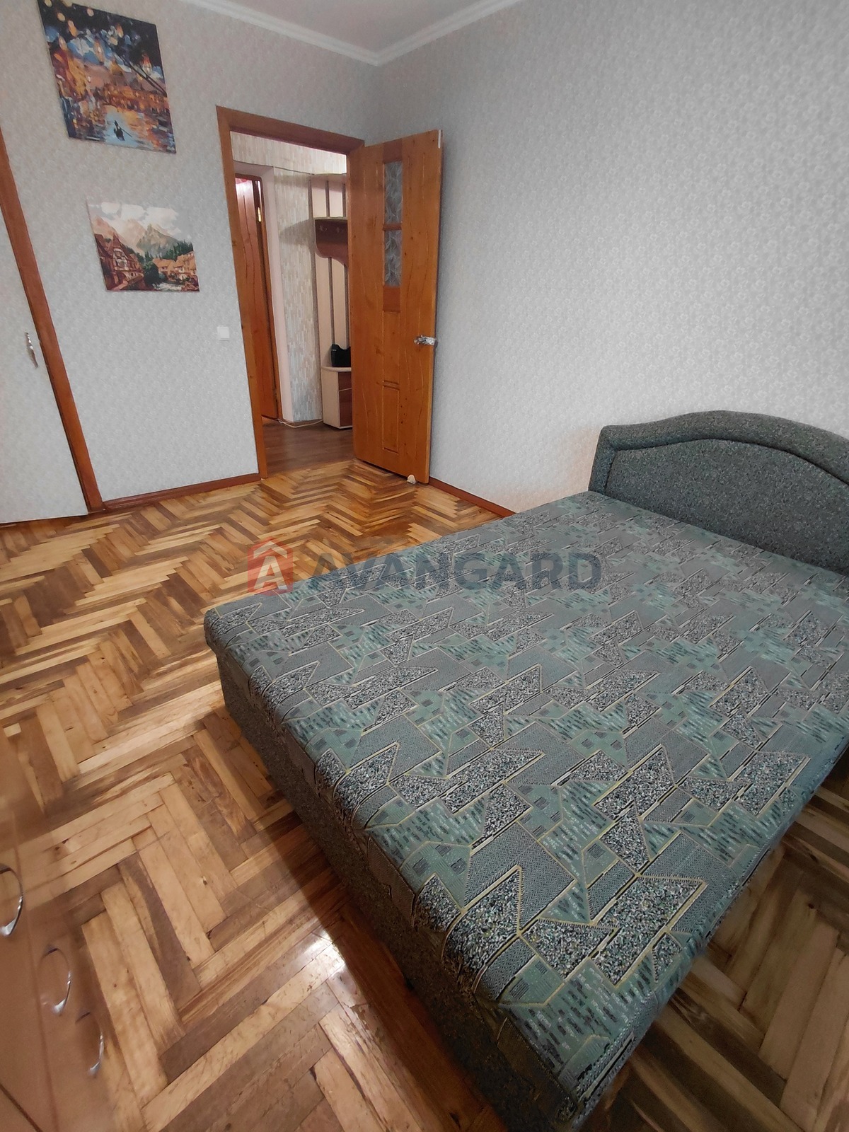 2 ��. ��������, 48/-/6 ��. �., 4/5 ������ ���� 8