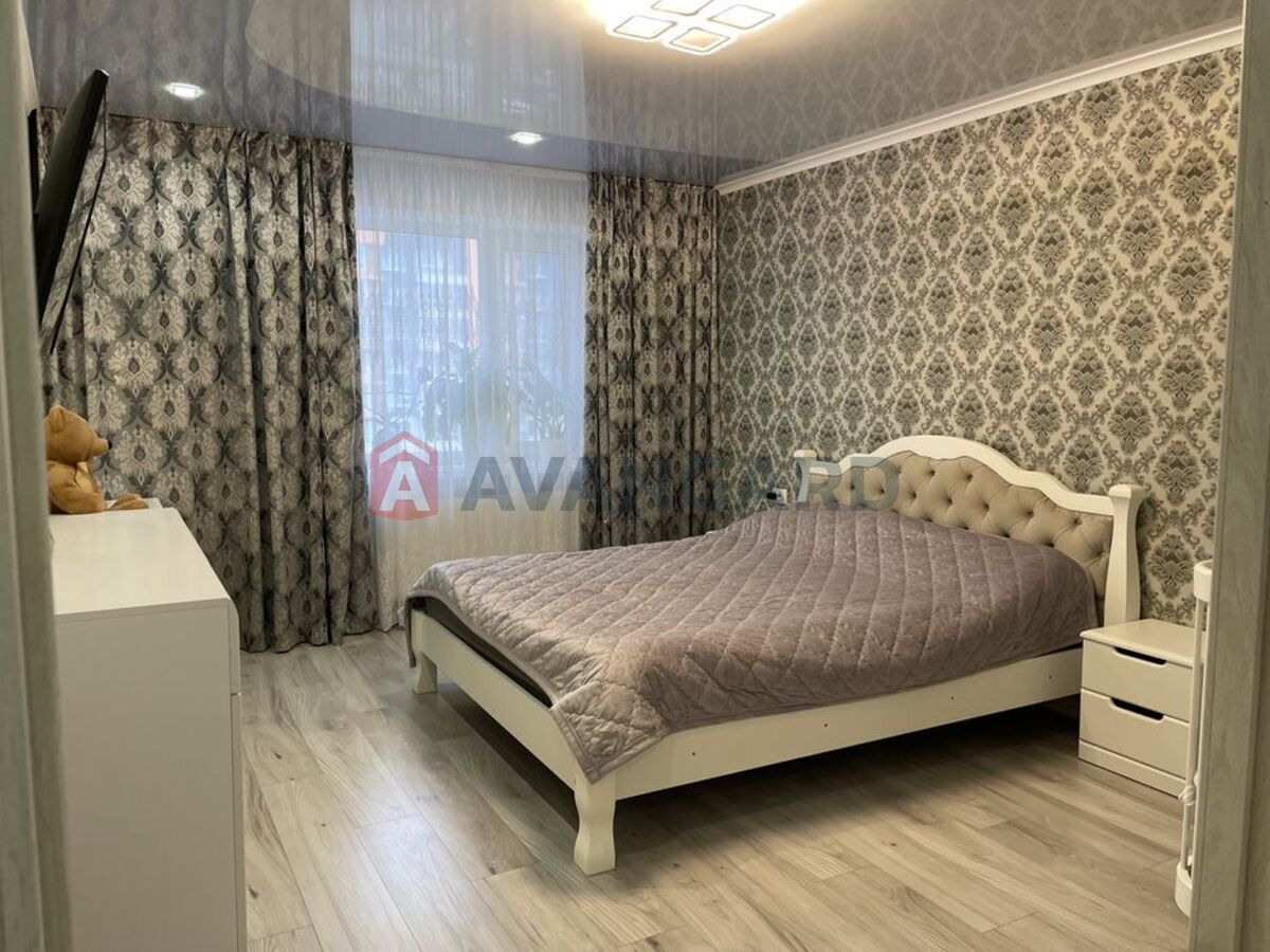 1 ��. ��������, 52/-/18 ��. �., 6/10 ������ ���� 8