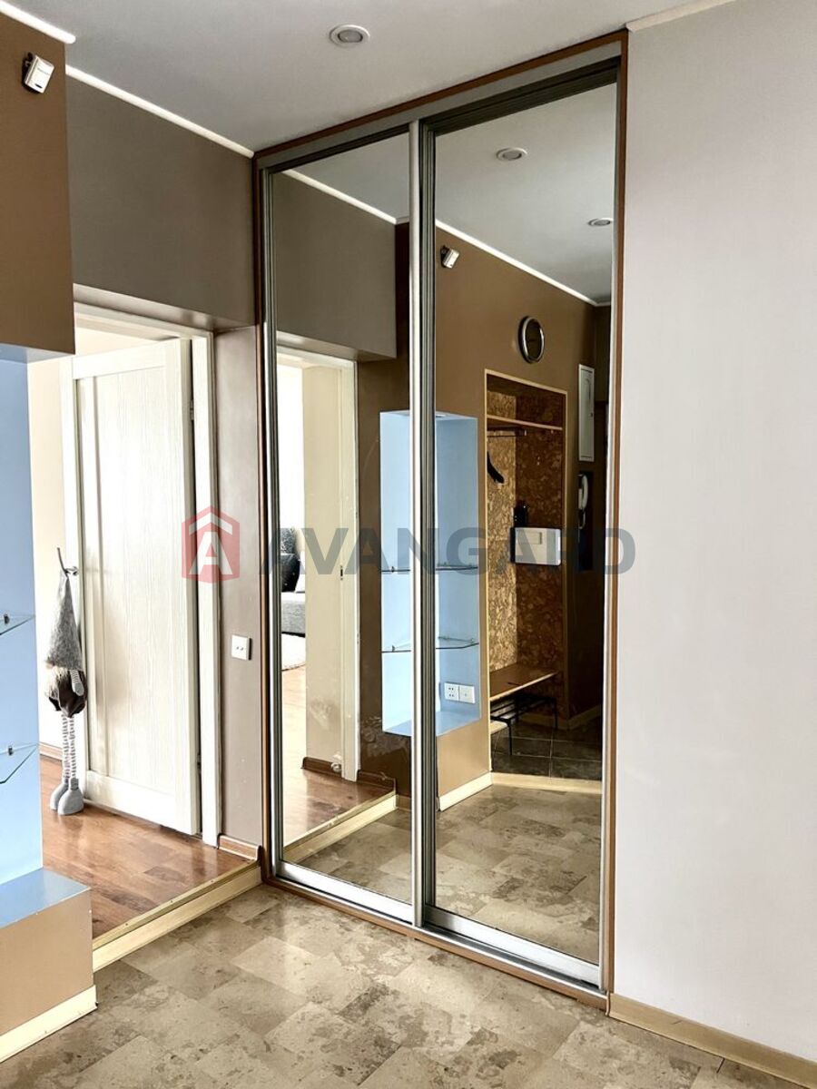 3 ����. ��������, 86/52/22 ��. �., 4/5 ���� ���� 15