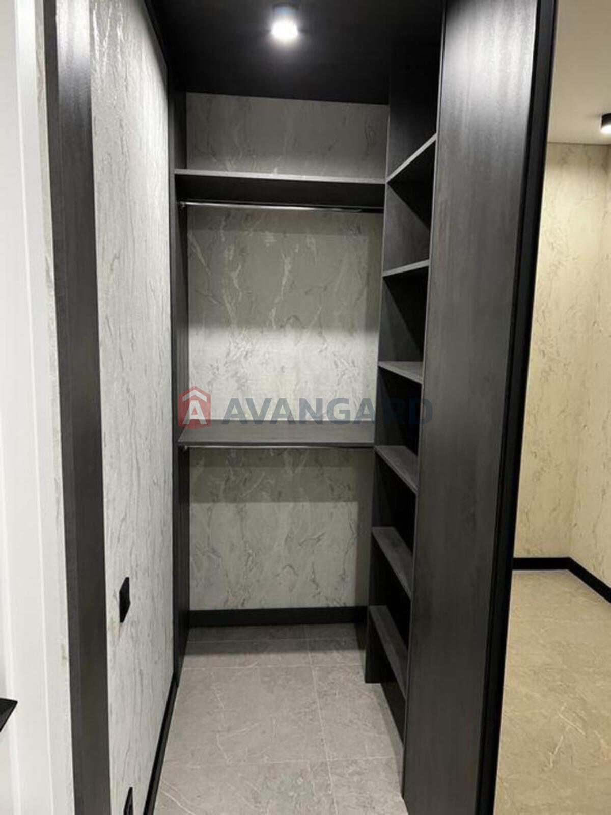 1 ��. ��������, 57/-/23 ��. �., 20/25 ������ ���� 17