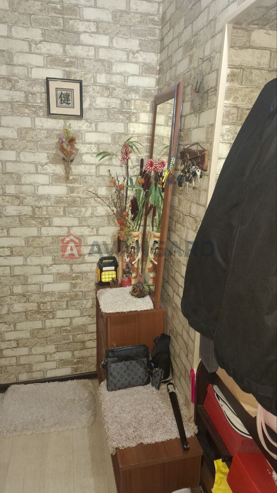 1 ����. ��������, 31/17/6 ��. �., 2/5 ���� ���� 10