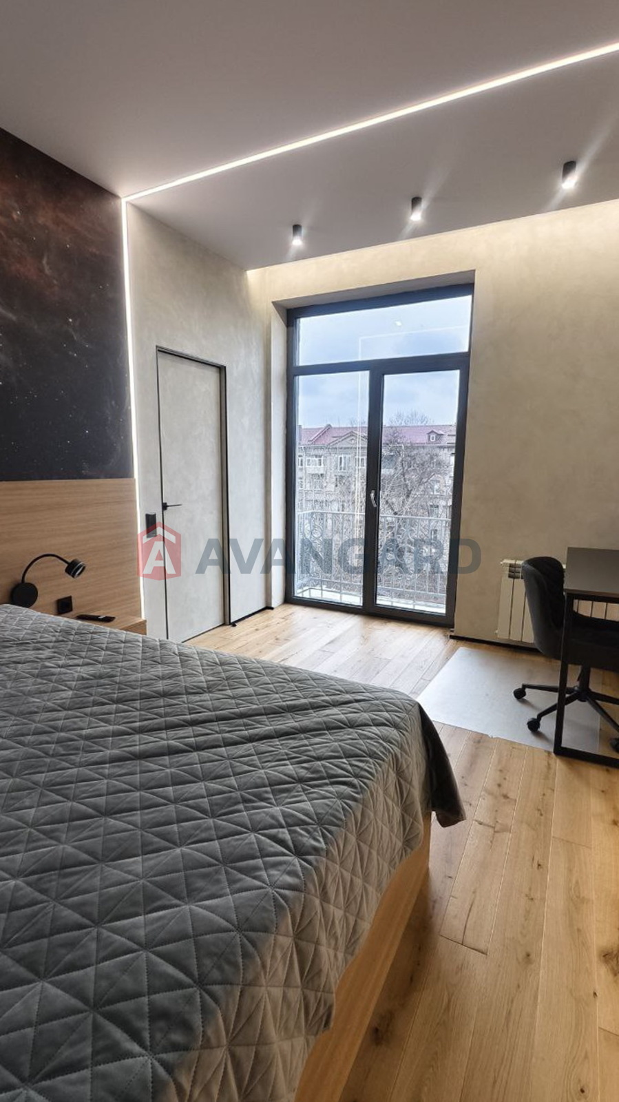 2 ��. ��������, 52/-/18 ��. �., 5/5 ������ ���� 8