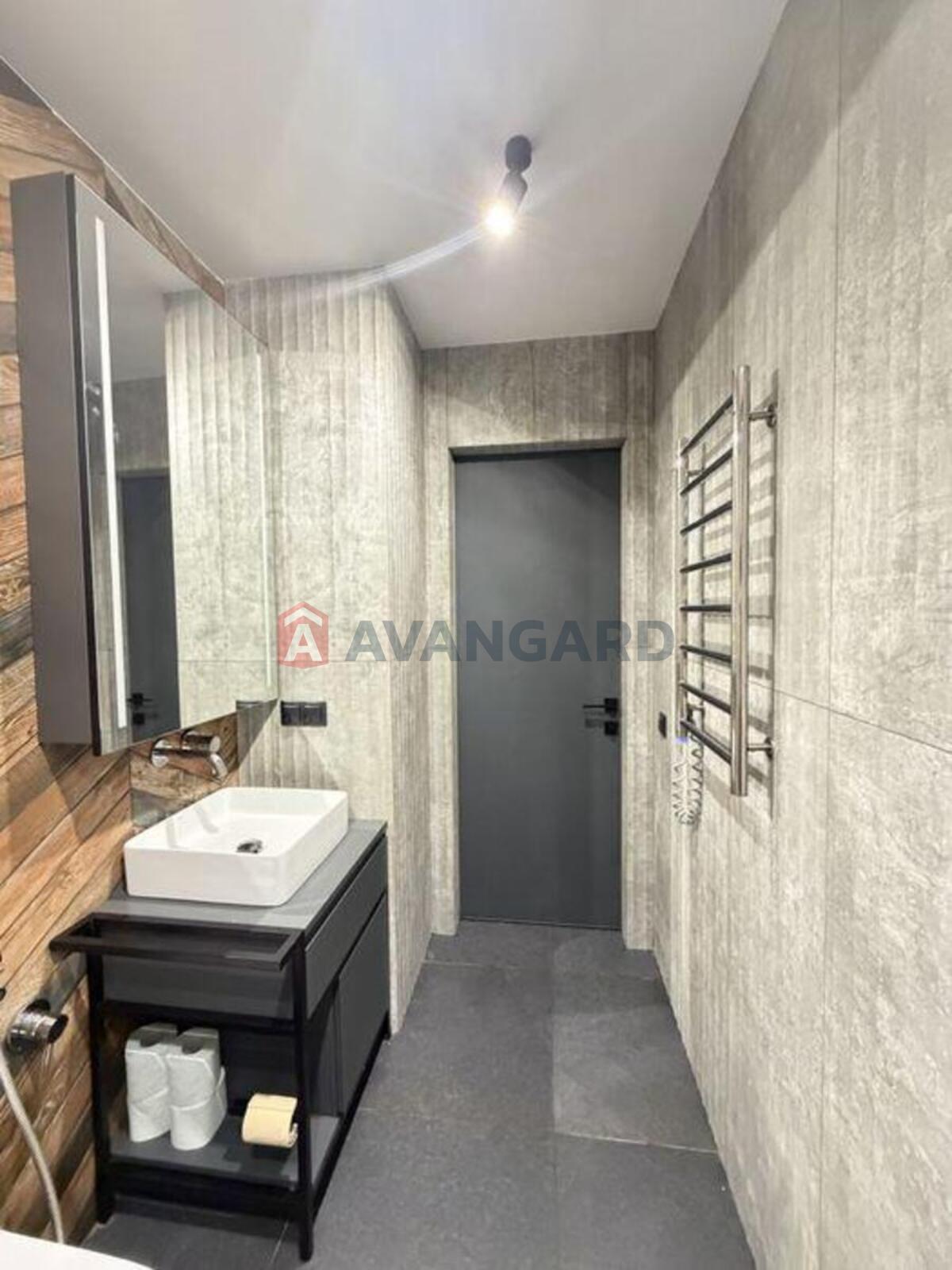 1 ��. ��������, 38/-/20 ��. �., 9/15 ������ ���� 7