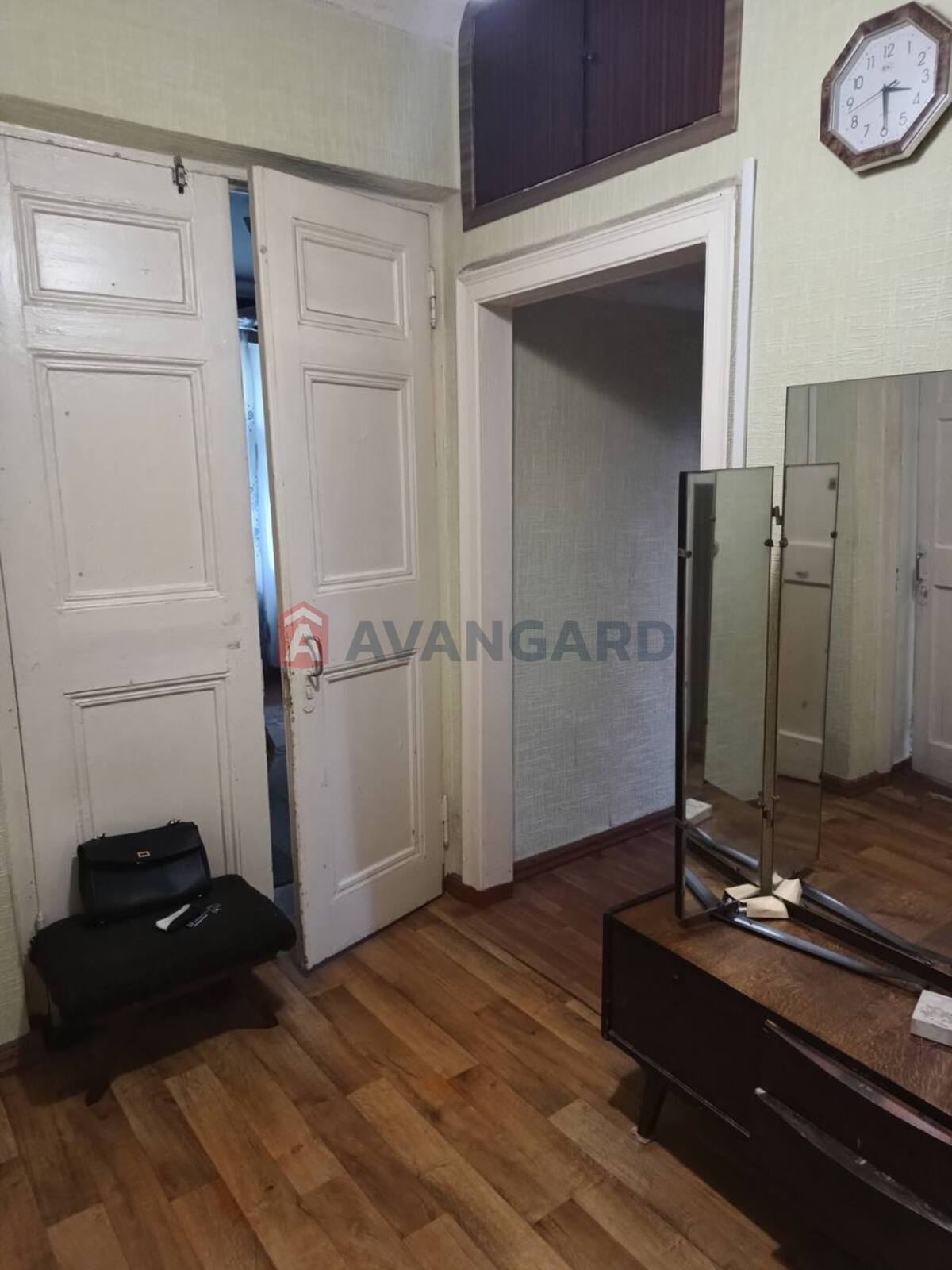 3 ��. ��������, 61/-/7 ��. �., 3/3 ������ ���� 9