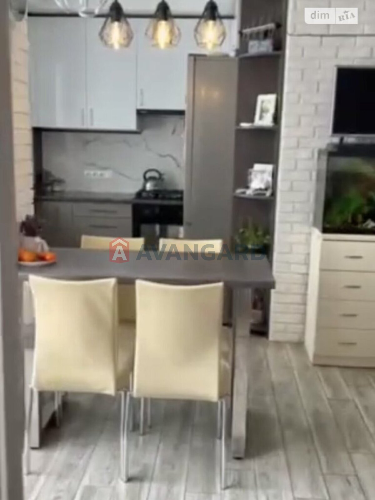 1 ��. ��������, 58/-/24 ��. �., 7/10 ������ ���� 11