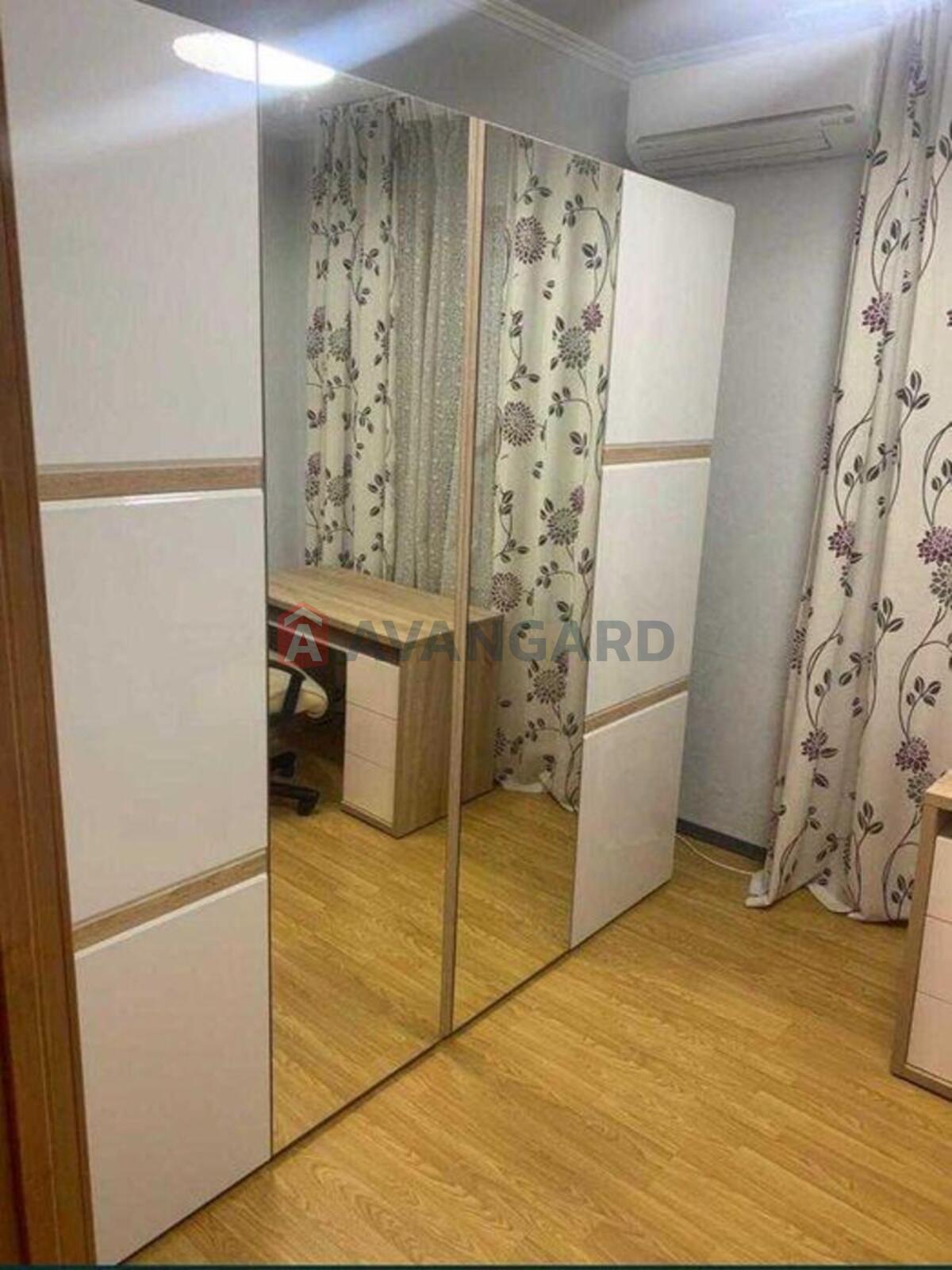 2 ��. ��������, 51/-/51 ��. �., 2/4 ������ ���� 3