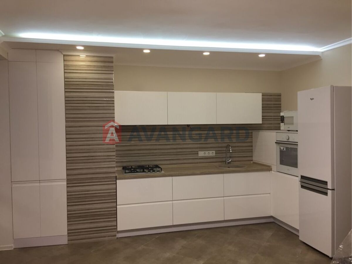 2 ��. ��������, 61/-/15 ��. �., 9/10 ������ ���� 8