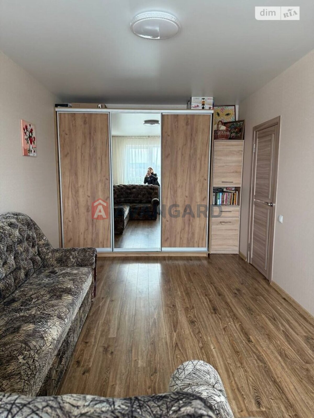 1 ��. ��������, 41/-/15 ��. �., 6/10 ������ ���� 10