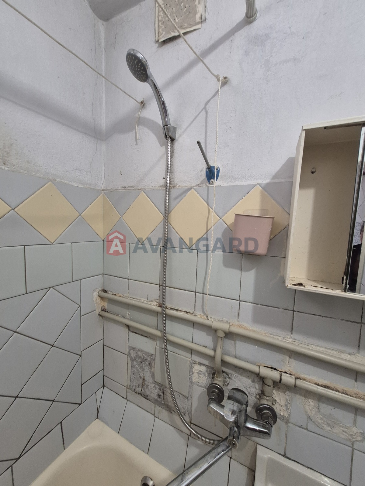 2 ����. ��������, 42.5/29.8/5.8 ��. �., 2/5 ���� ���� 11