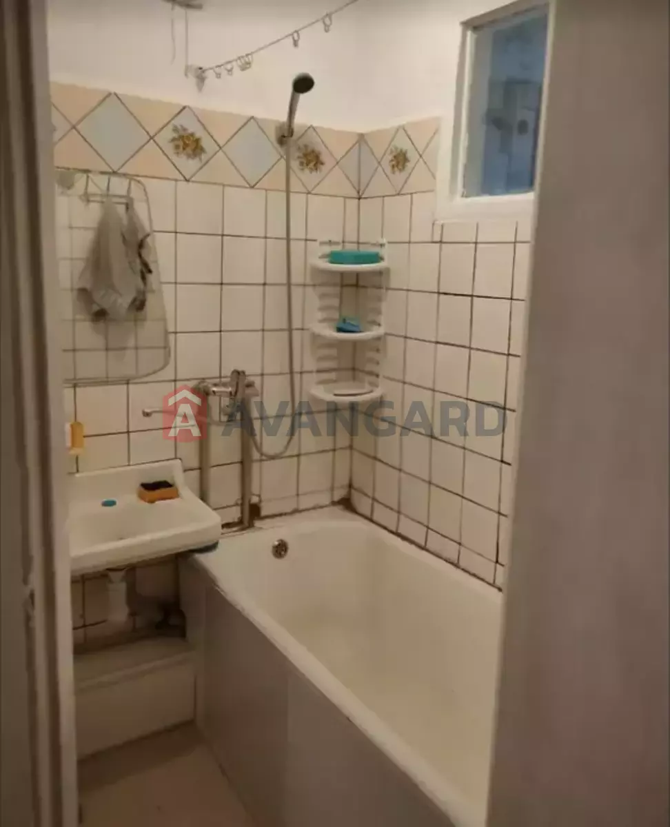 3 ��. ��������, 58/37/5 ��. �., 4/5 ������ ���� 10