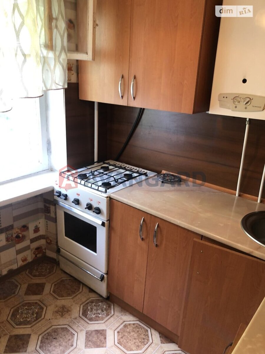 2 ��. ��������, 39/-/- ��. �., 4/5 ������ ���� 5