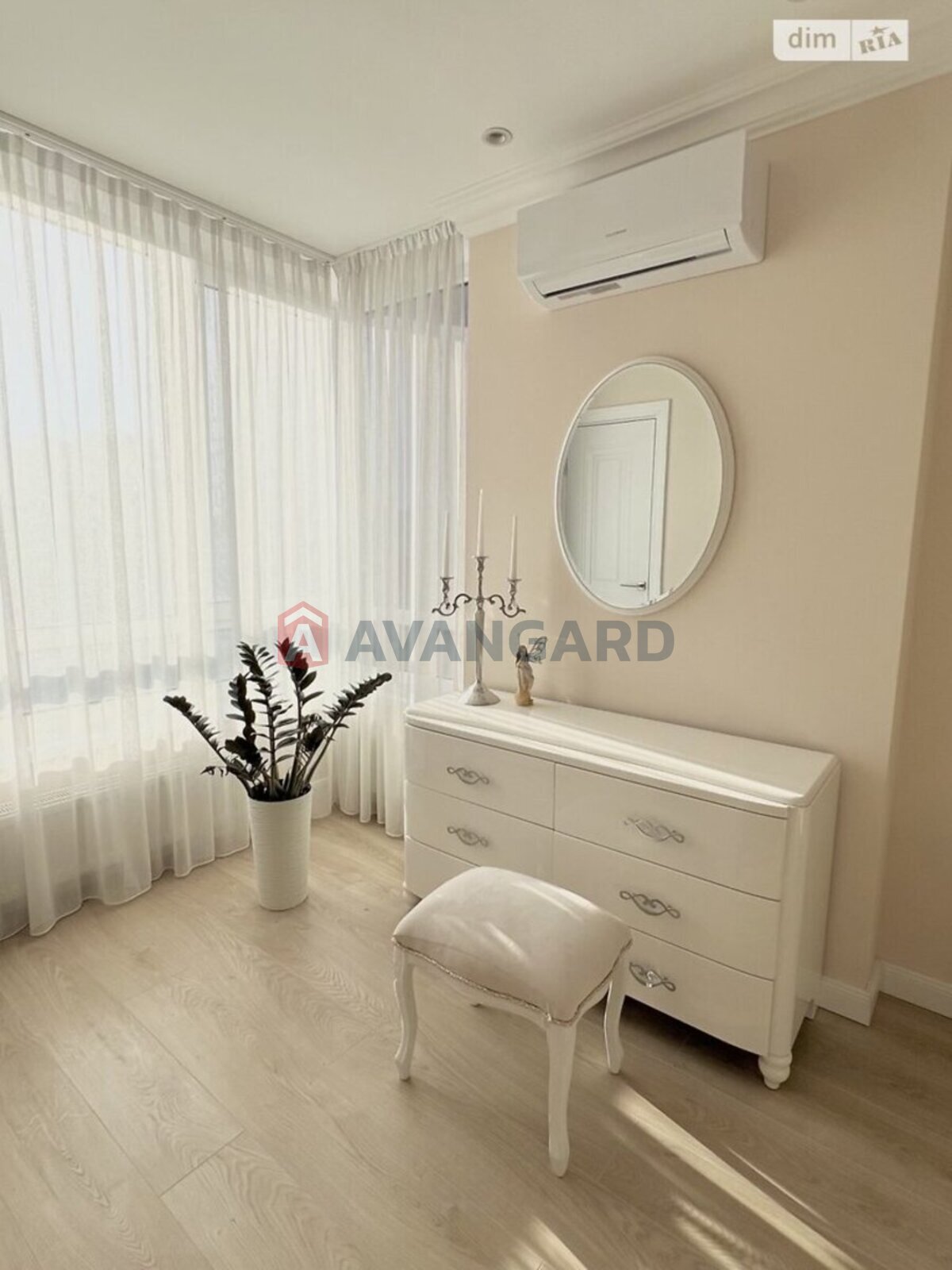 3 ��. ��������, 95/58/17 ��. �., 6/17 ������ ���� 3