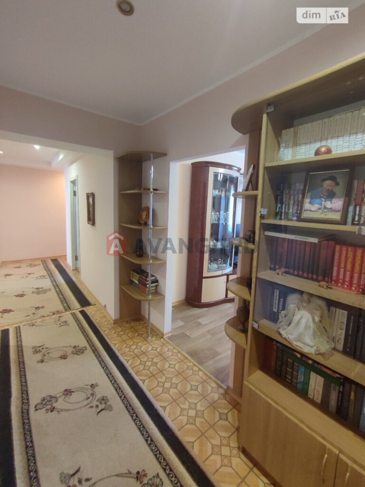 4 ��. ��������, 119/-/- ��. �., 5/5 ������ ���� 22