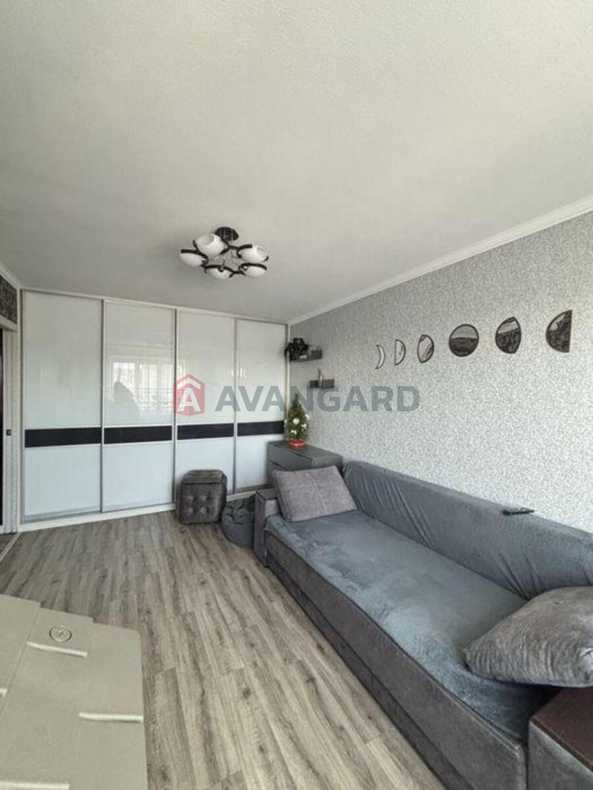 2 ��. ��������, 49/-/9 ��. �., 14/16 ������ ���� 3