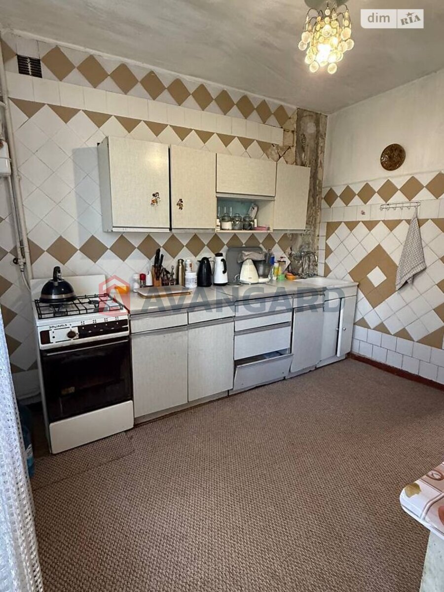 3 ����. ��������, 63/38/9 ��. �., 2/5 ���� ���� 12