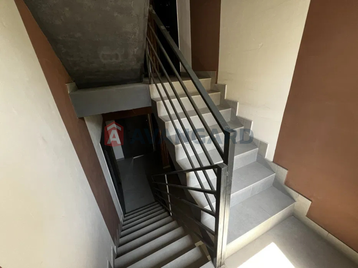 1 ��. ��������, 18/-/4 ��. �., 2/4 ������ ���� 14