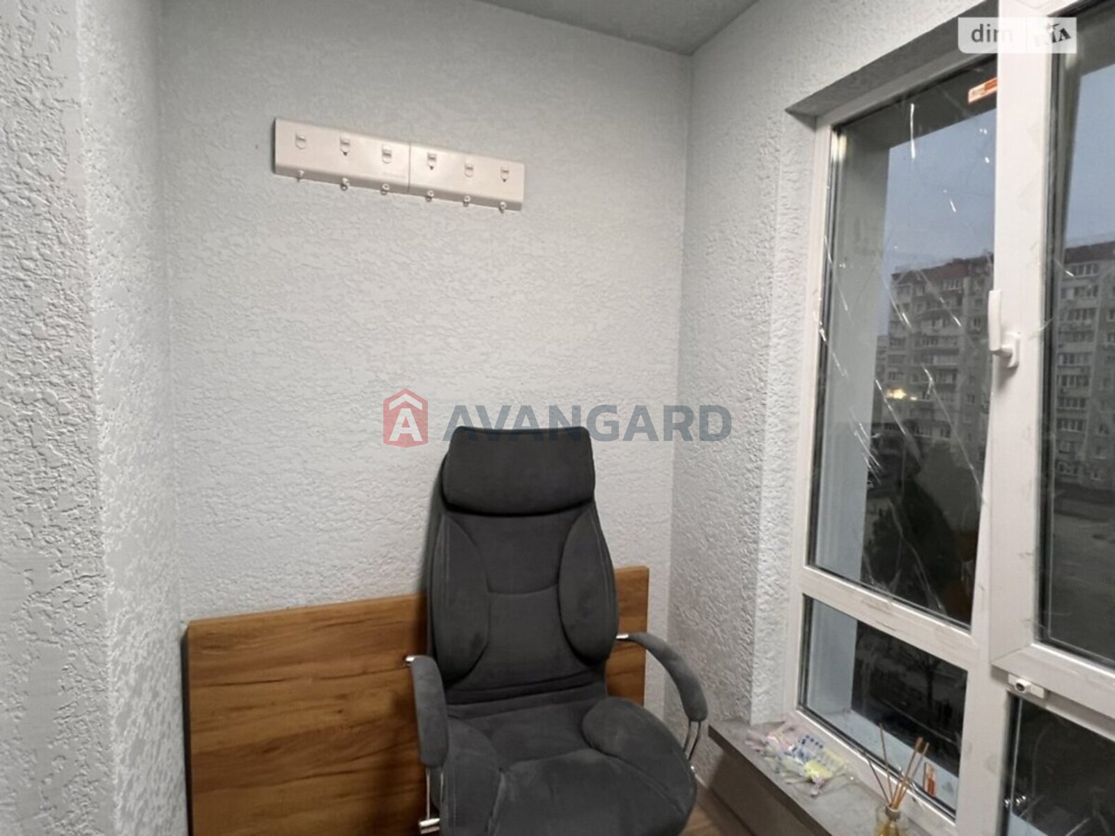 3 ��. ��������, 78/-/10 ��. �., 5/10 ������ ���� 27