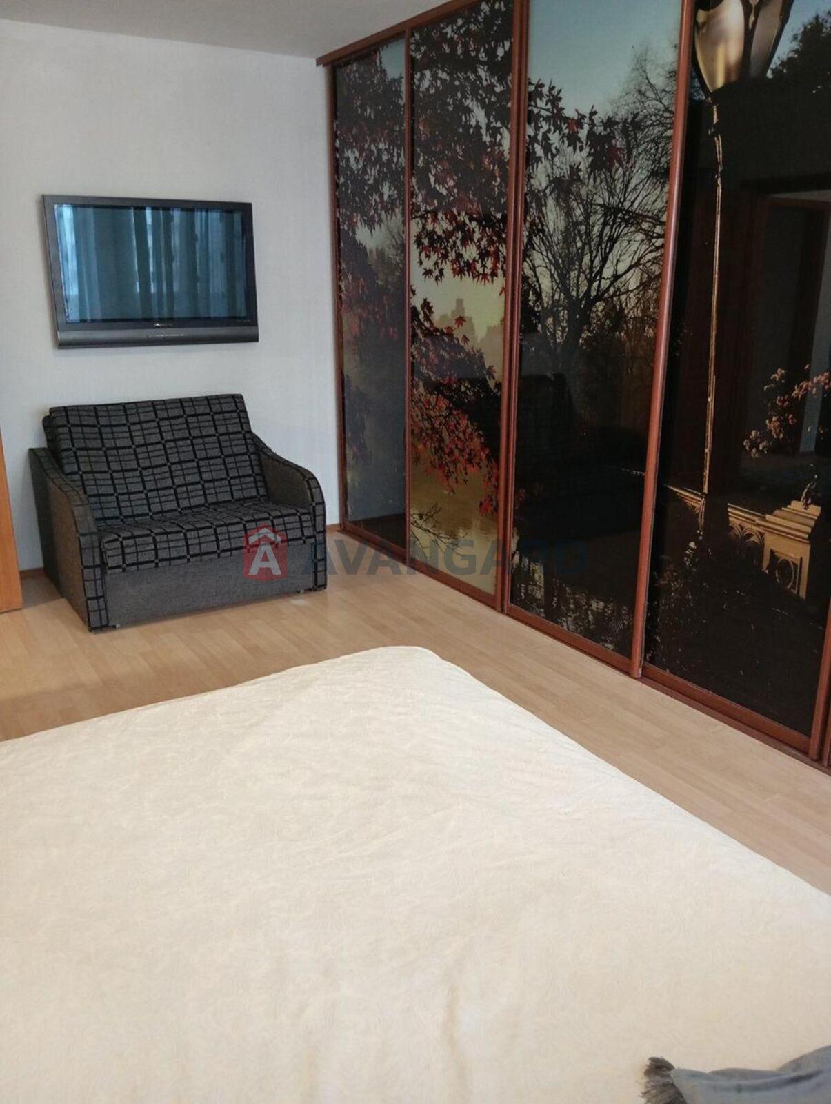 3 ��. ��������, 82/50/- ��. �., 10/16 ������ ���� 14