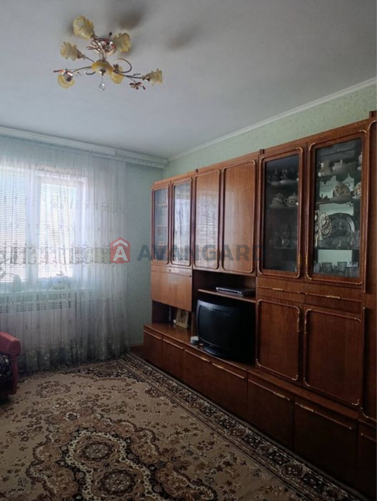 3 ��. ��������, 70/-/8 ��. �., 6/9 ������ ���� 8