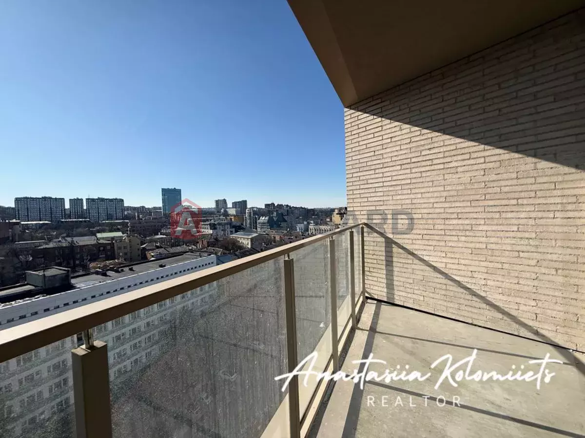 3 ��. ��������, 107/-/45 ��. �., 11/12 ������ ���� 5