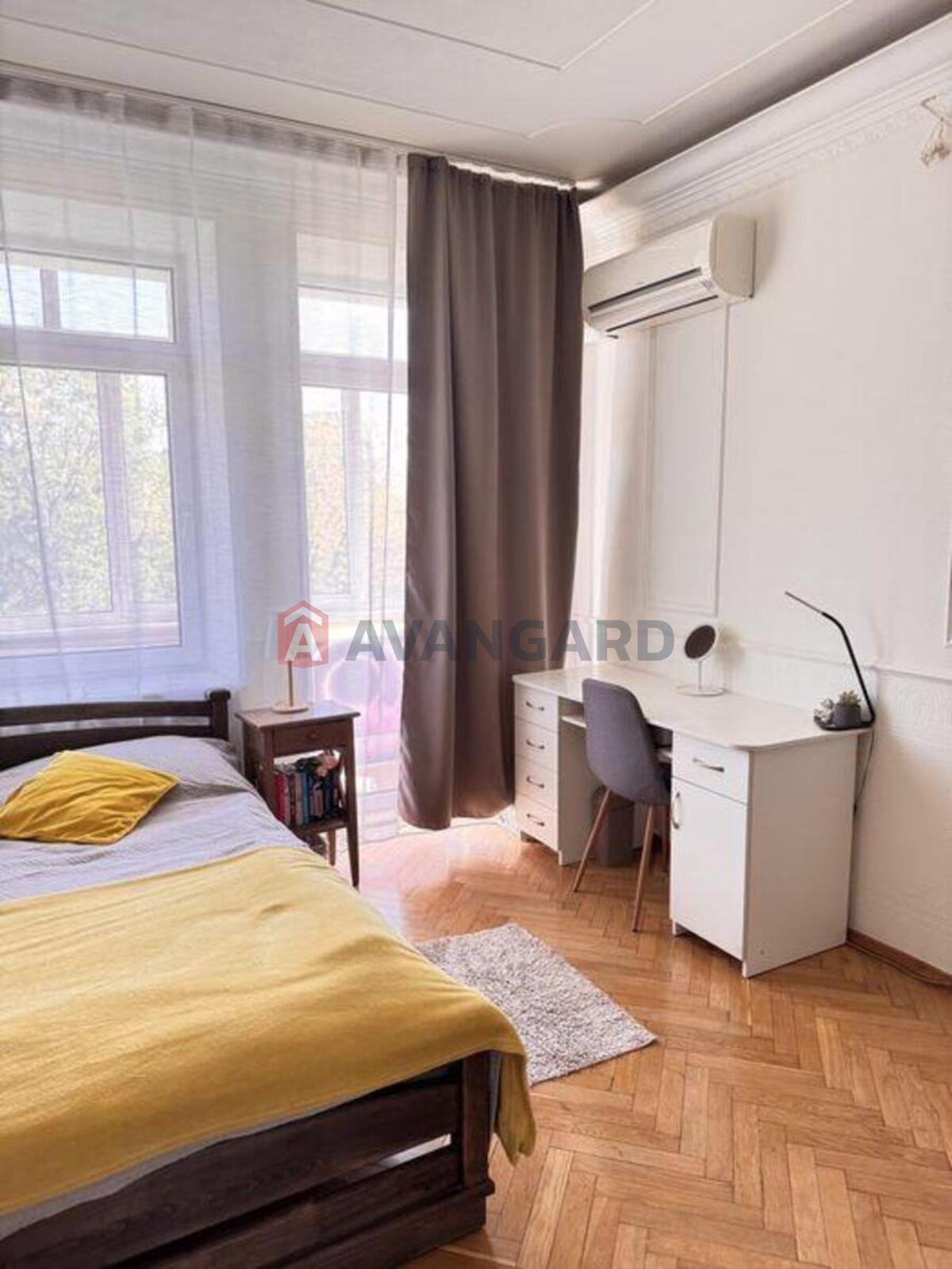 5 ��. ��������, 158/-/23 ��. �., 3/6 ������ ���� 12