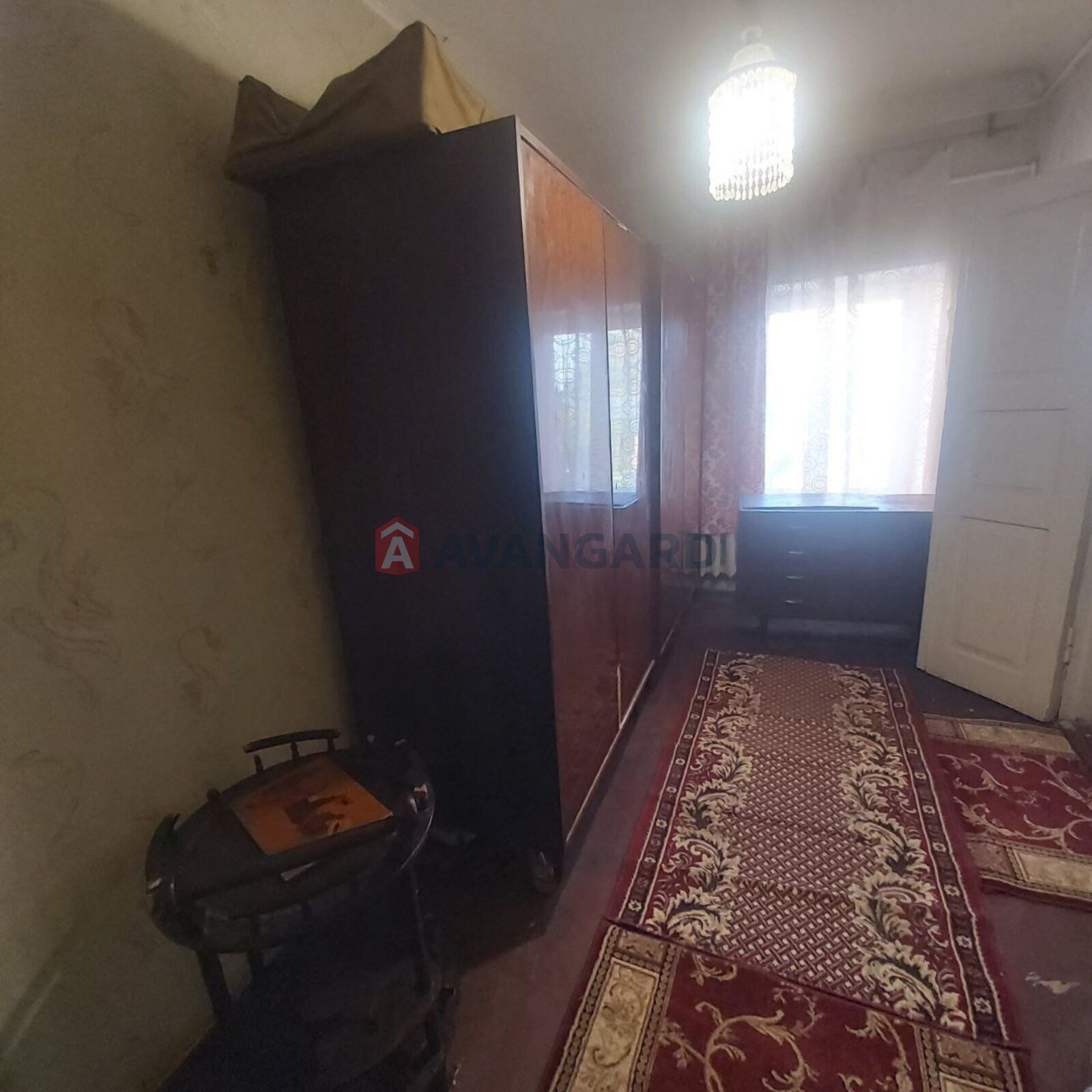 3 ����. ��������, 49/37/6 ��. �., 2/2 ���� ���� 5